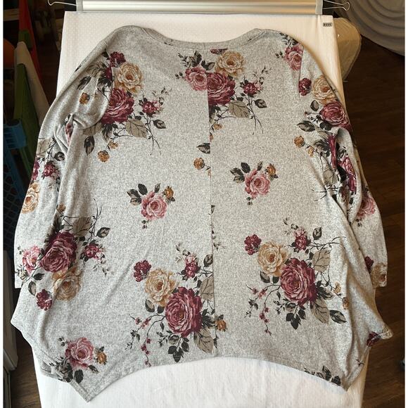 Green Envelope Women Blouse 2X Gray Floral Roses Scoop Neck Pullover Long Sleeve - Picture 8 of 8